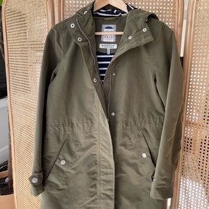 Joules "Right in rain Collection" lightly used Sz 4 in Grape Leaf (olive green)